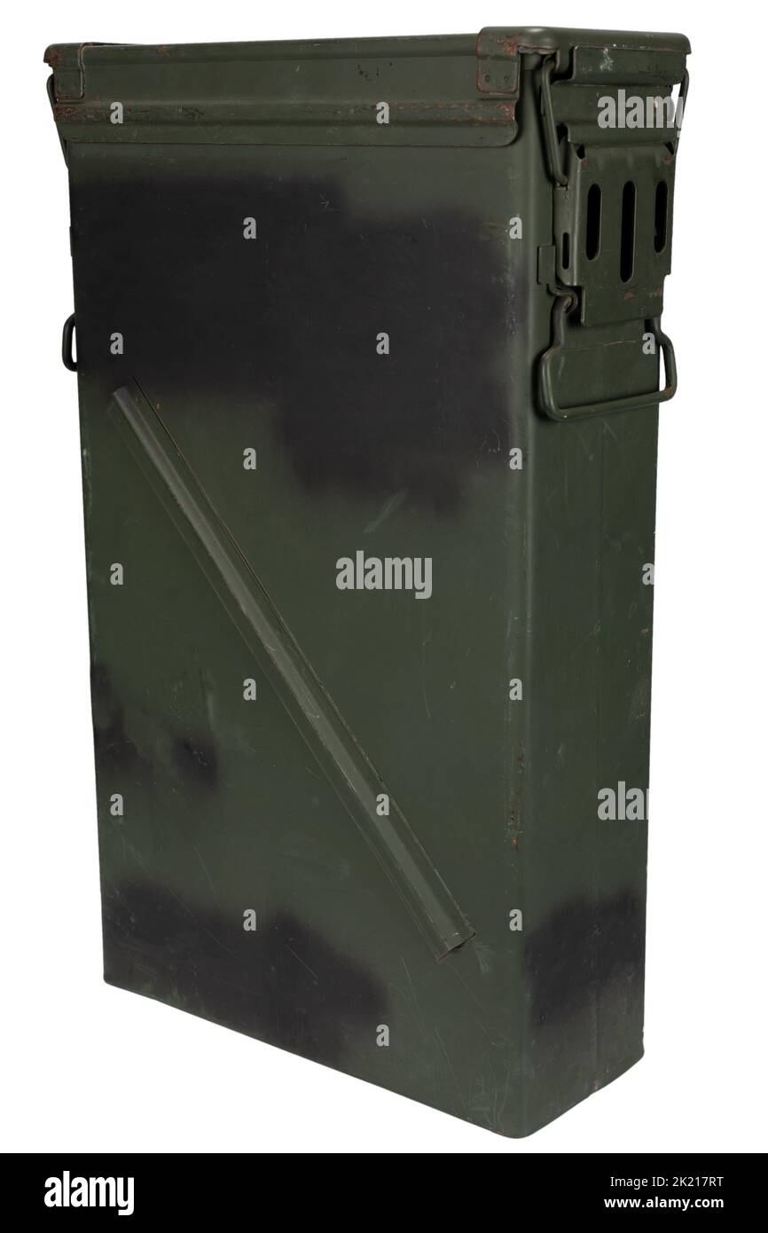 Ammo-Dose für 81mm Mörser-Kartidge isoliert auf weißem Hintergrund Stockfoto