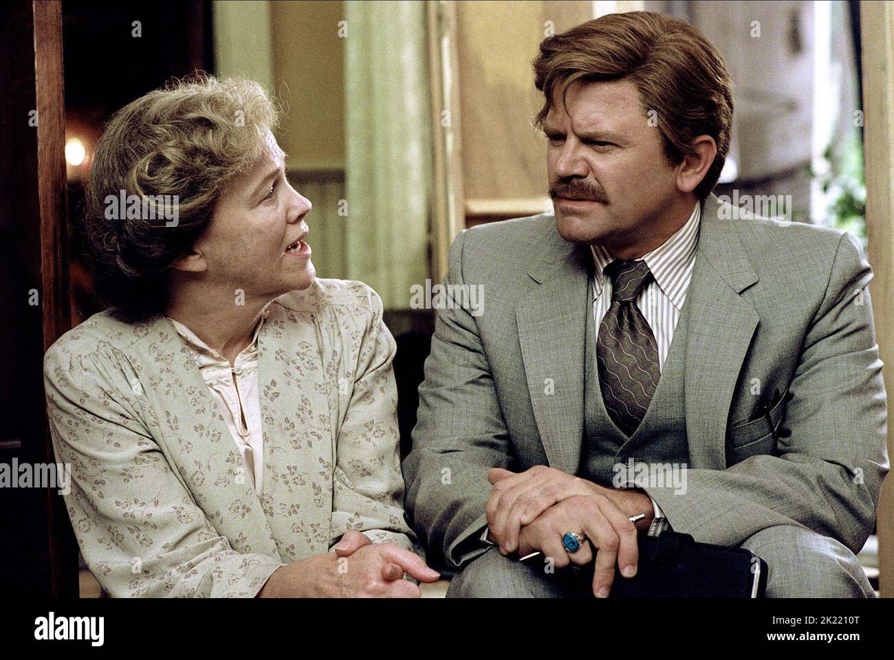CATHERINE O'Hara, John Michael Higgins, FÜR IHRE BETRACHTUNG, 2006 Stockfoto