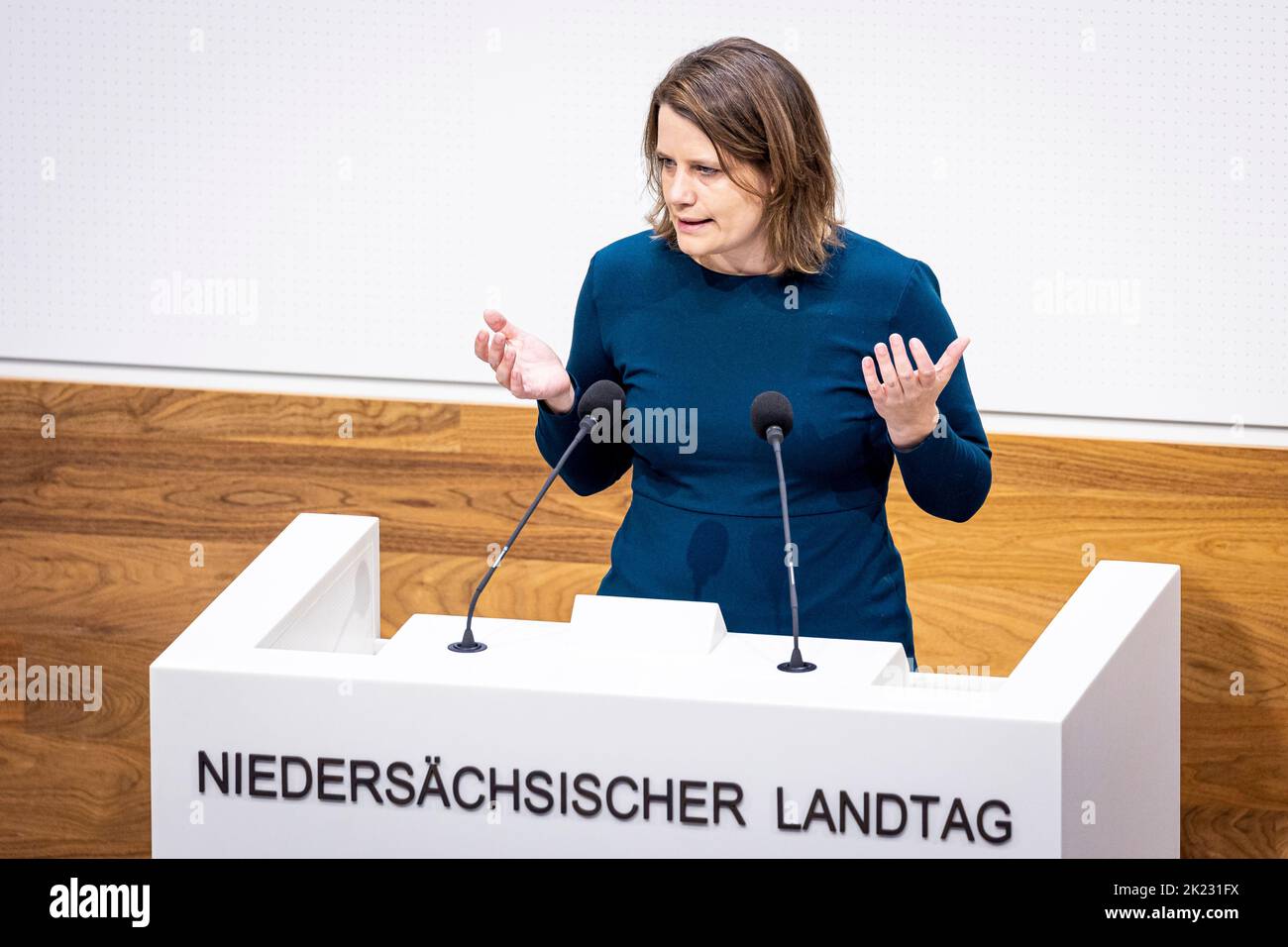 Hannover, Deutschland. 22. September 2022. Julia Willie Hamburg (Bündnis 90/die Grünen) spricht im niedersächsischen landtag. Quelle: Moritz Frankenberg/dpa/Alamy Live News Stockfoto