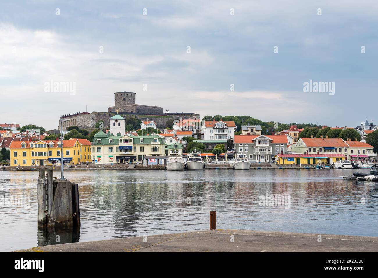 Marstrand, Schweden - 18. August 2022: Blick auf das olkdische Dorf Stockfoto