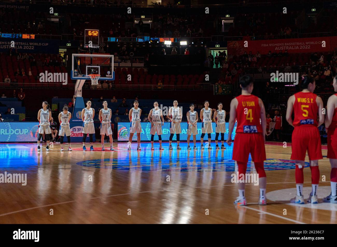 Sydney, Australien. 22. September 2022. Die koreanische Nationalmannschaft während der Vorspielzeremonie vor dem FIBA Womens World Cup 2022-Spiel zwischen Korea und China im Sydney Superdome in Sydney, Australien. (Foto: NOE Llamas/Sports Press Photo/C - EINE STUNDE DEADLINE - NUR FTP AKTIVIEREN, WENN BILDER WENIGER ALS EINE STUNDE ALT sind - Alamy) Quelle: SPP Sport Press Photo. /Alamy Live News Stockfoto