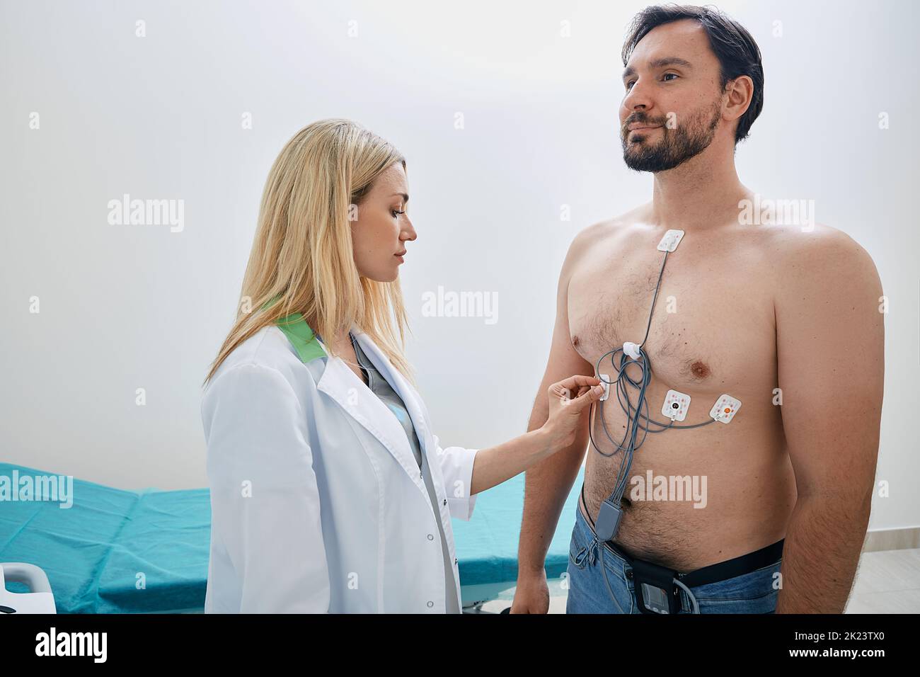 Kardiologen In Der Nähe Online Termin Kardiologie mann ekg -Fotos und -Bildmaterial in hoher Auflösung – Alamy