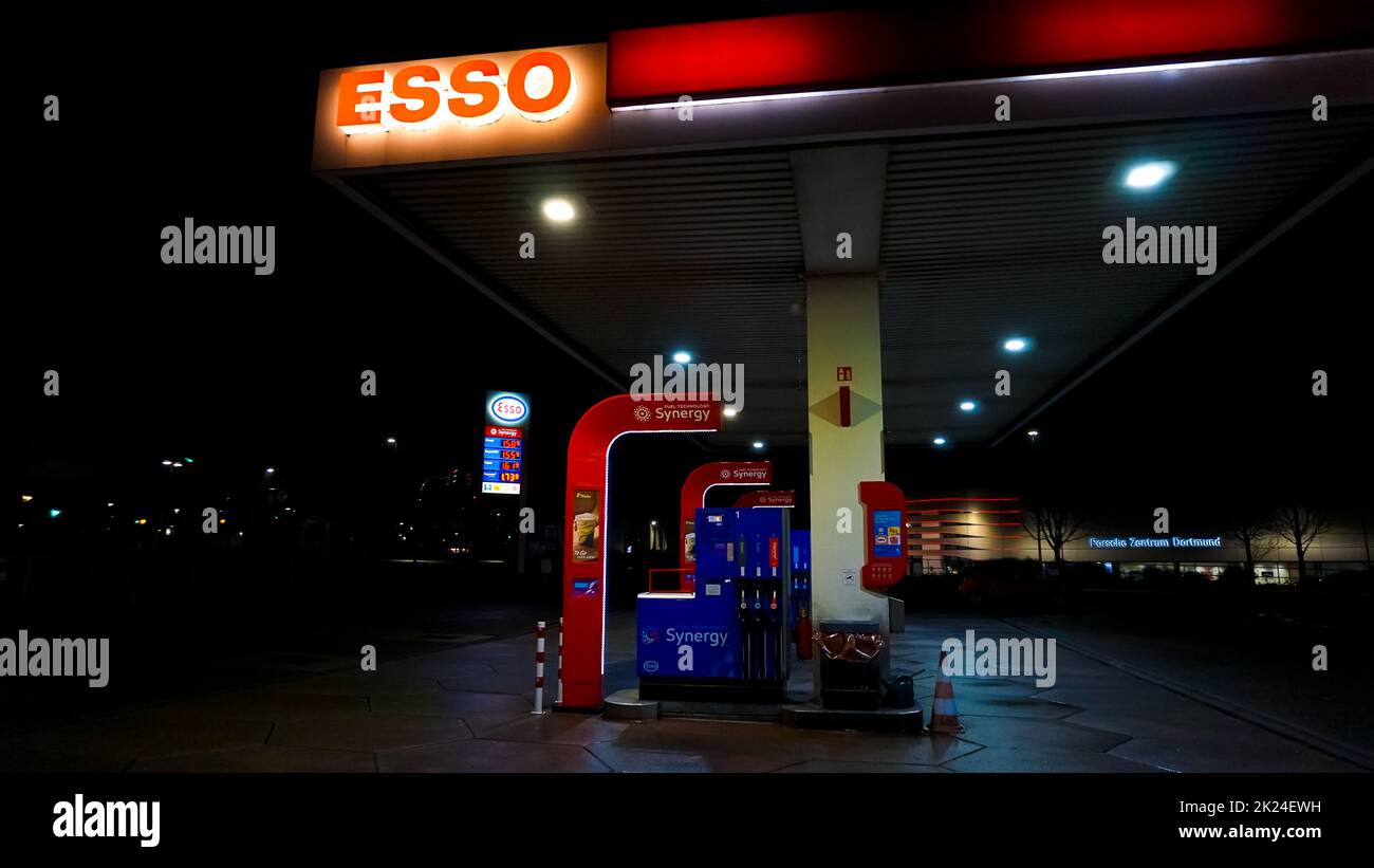 Esso Tankstelle Dortmund Flughafen Parken www.alamy.de