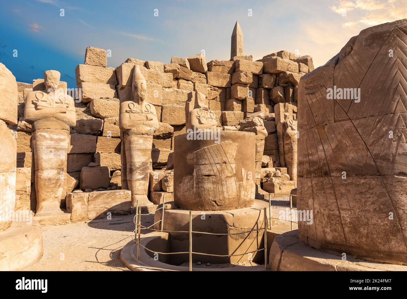 Alte architektonische Landschaft des dritten Pylons im Karnak-Tempel, Luxor, Ägypten. Stockfoto