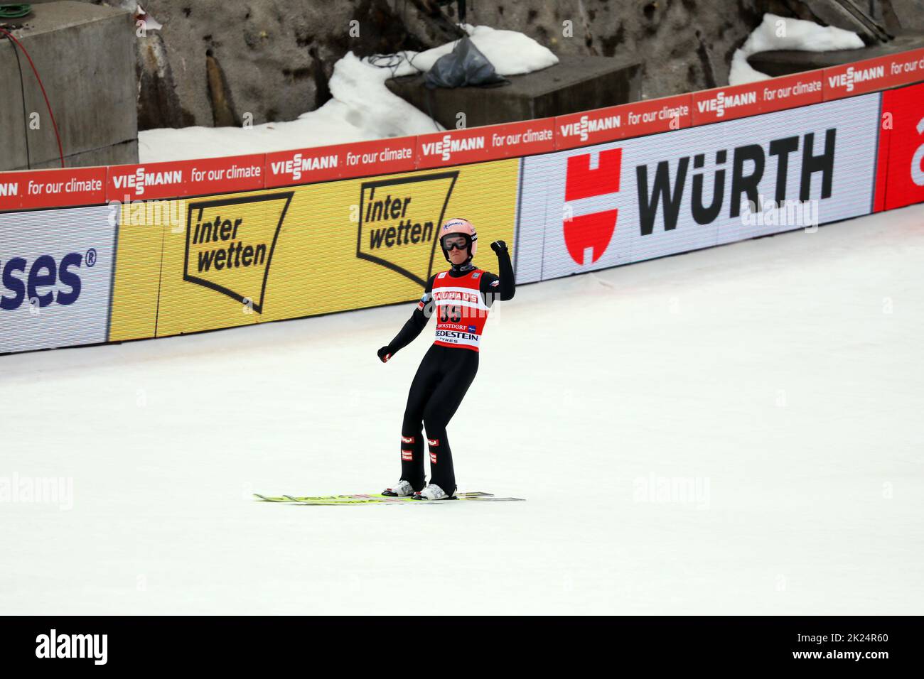 Ballt die Faust nac hseinem Sprung, Stefan Kraft (Österreich / AUT) beim FIS-Weltcup 2022 Skiliegen Oberstdorf Stockfoto