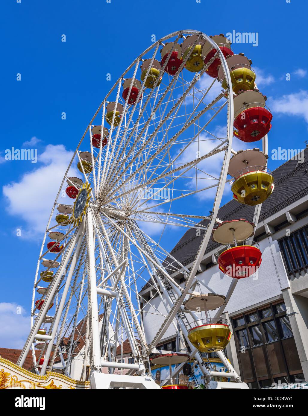 SCHROBENHAUSEN, DEUTSCHLAND, MÄRZ 19: Historisches Riesenrad in der Stadt Schrobenhausen, Deutschland am 19. März 2022 Stockfoto