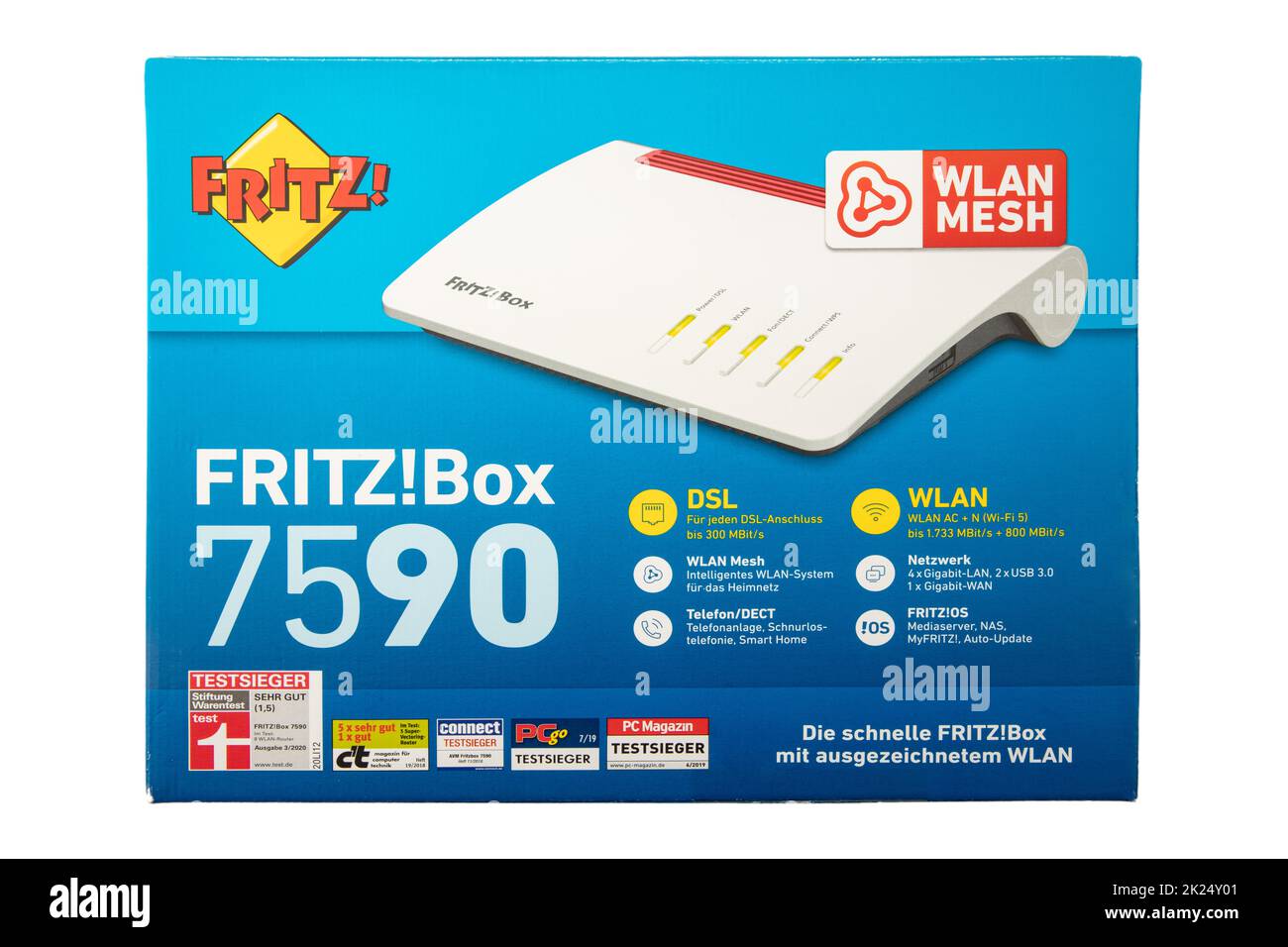 WETZLAR, DEUTSCHLAND 2022-04-12: FRITZ BOX 7590. FRITZ!Box ist eine Serie von Gateway-Geräten für den Wohnbereich, die von der deutschen Firma AVM GmbH produziert werden Stockfoto