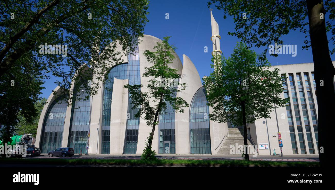 Köln, Deutschland - 28. April 2022: ditib-Zentralmoschee im kölner Stadtteil ehrenfeld Stockfoto