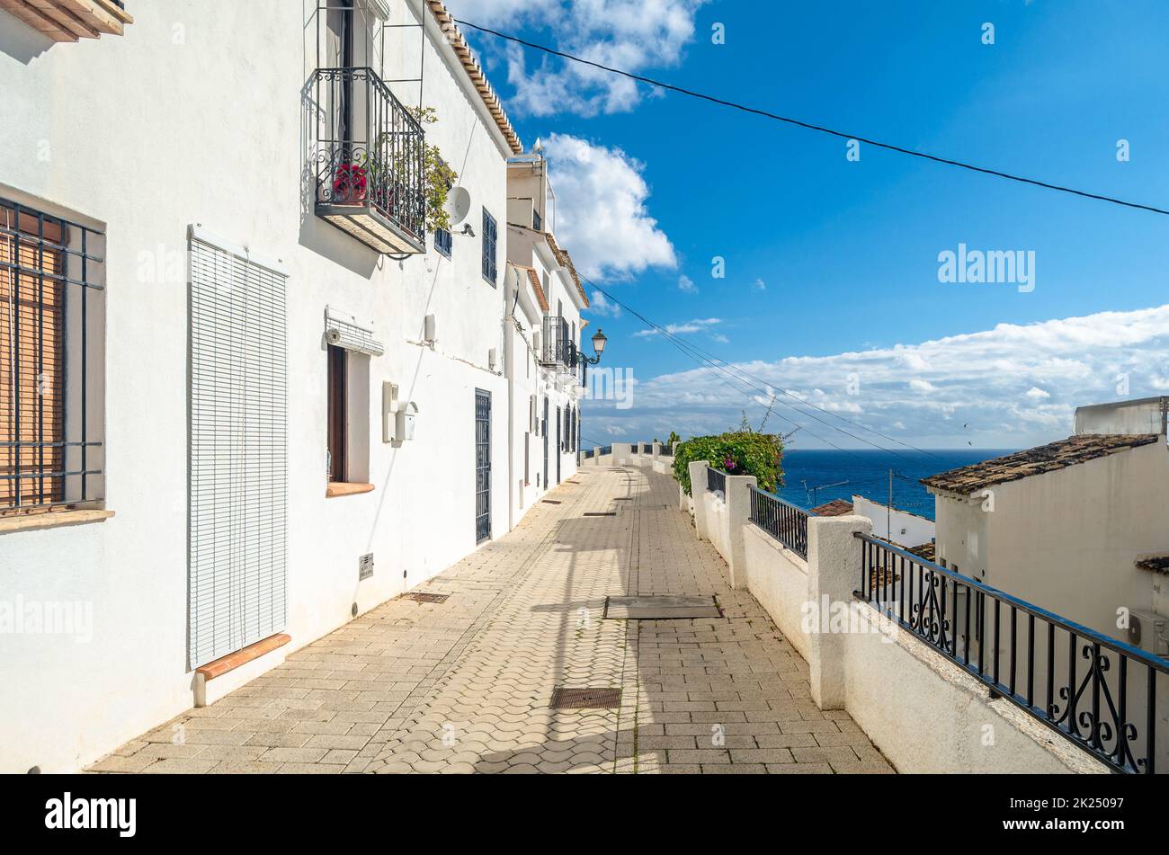 Architektur im mediterranen weißen Dorf Altea, Provinz Alicante, Spanien Stockfoto