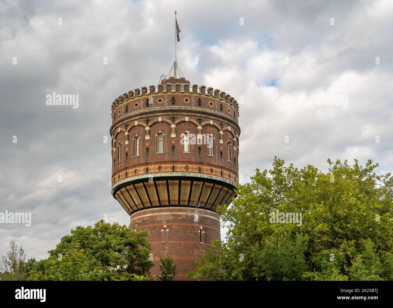Alter Wasserturm aus dem Jahr 1895 in der Stadt Delft, Provinz Südholland, Niederlande Stockfoto