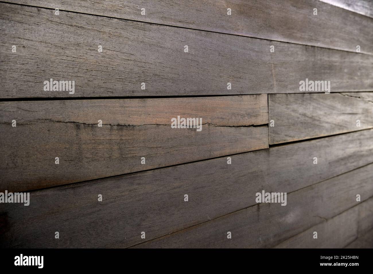 Wand mit Holzbrettern Stockfoto