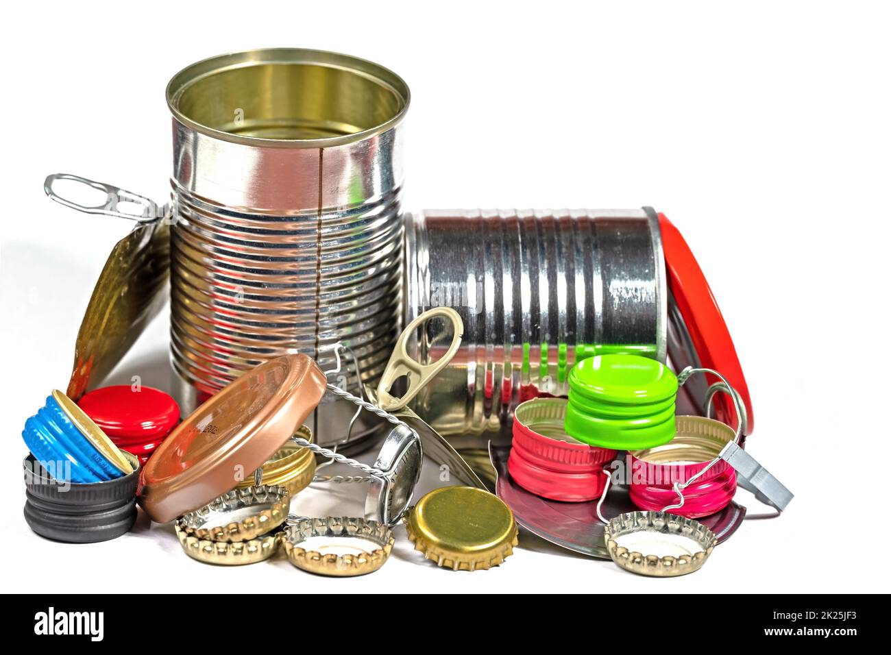 Verschiedene Verpackungsmaterialien aus Zinn für das Recycling Stockfoto