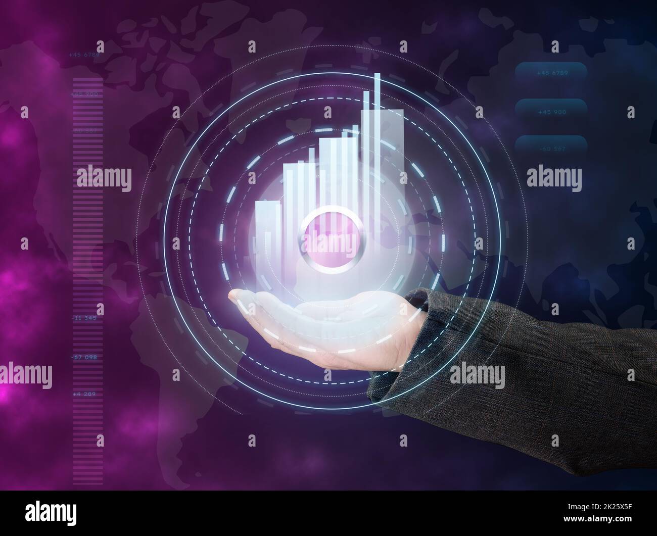 Virtueller Startknopf auf dem holographischen Bildschirm. Futuristisches Diagramm mit einem Zeitplan, Gründung eines Unternehmens und ein neues Leben. Ich führe ein Programm mit männlicher Hand durch Stockfoto