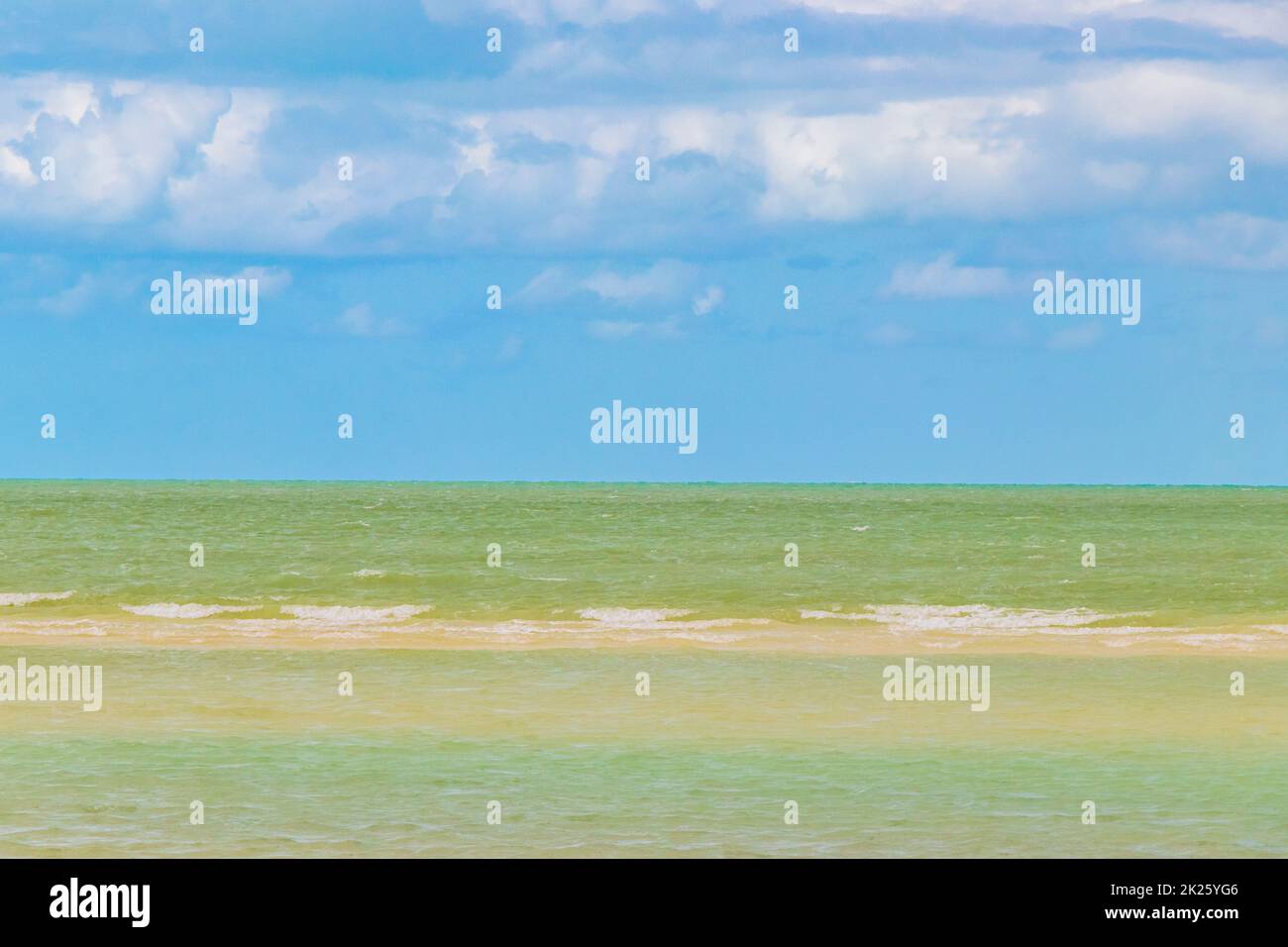 Natürliche Holbox Insel Strand Sandbank Panorama türkis Wasser Wellen Mexiko. Stockfoto