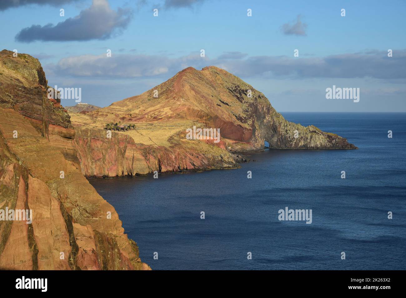 Wunderschöne Farben bei Sonnenuntergang auf der Ponta de Sao Lourenco, einer Halbinsel im Osten von Madeira, Portugal. Stockfoto