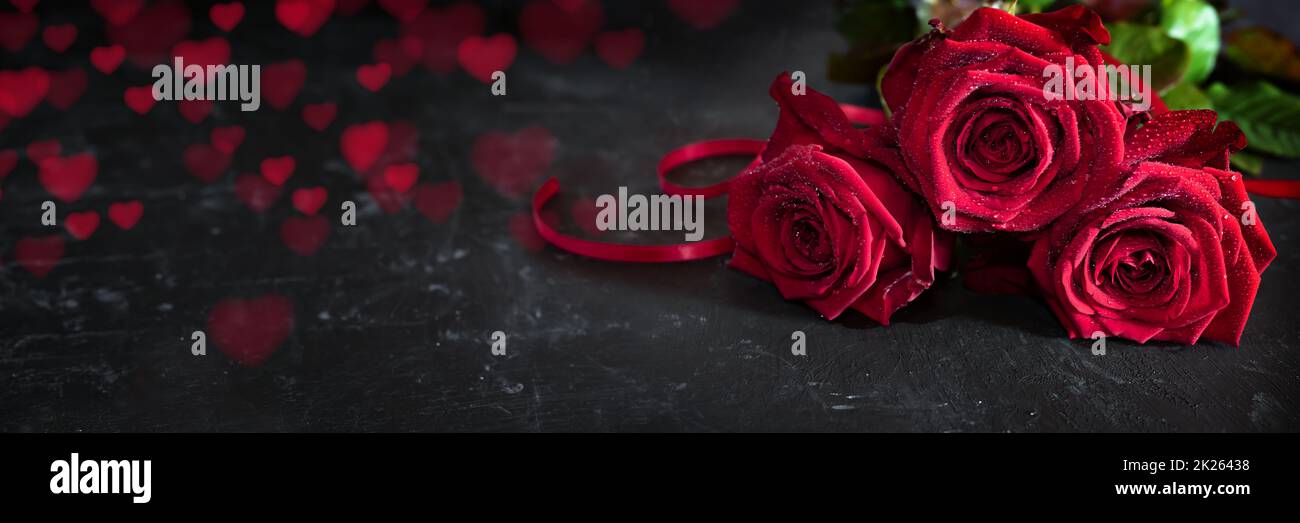 Valentinstag mit roten Rosen Stockfoto