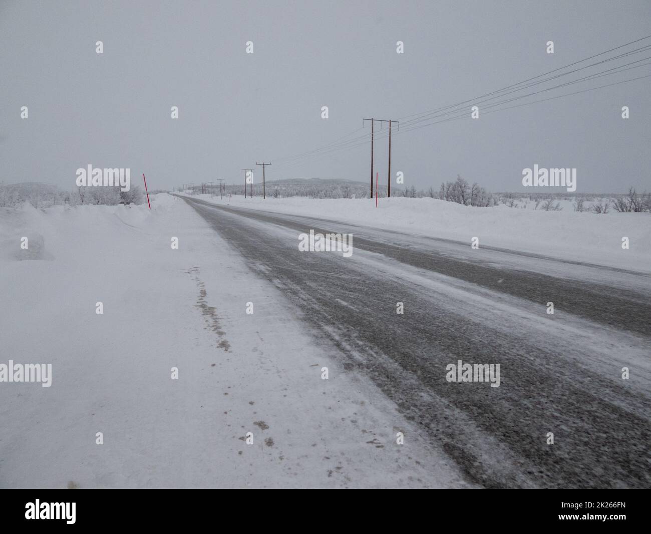 Straße E45 zwischen Alta und Kautokeino, Norwegen Stockfoto