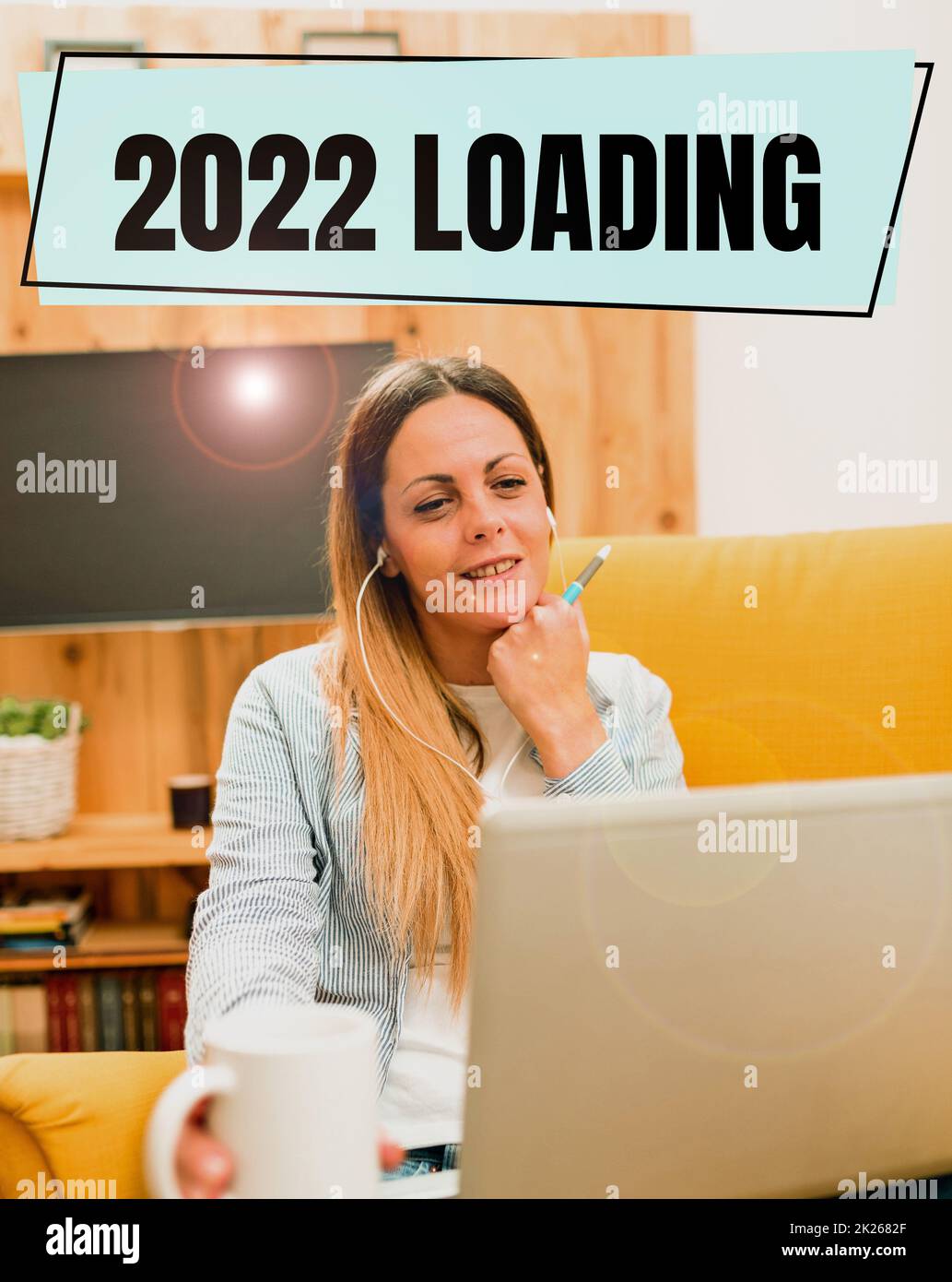 Schild mit der Aufschrift 2022 Loading. Internetkonzept Werbung für das kommende Jahr Vorhersagen der zukünftigen Veranstaltung Online-Lektionen ansehen, Internet-Blogs lesen, Neues lernen Stockfoto