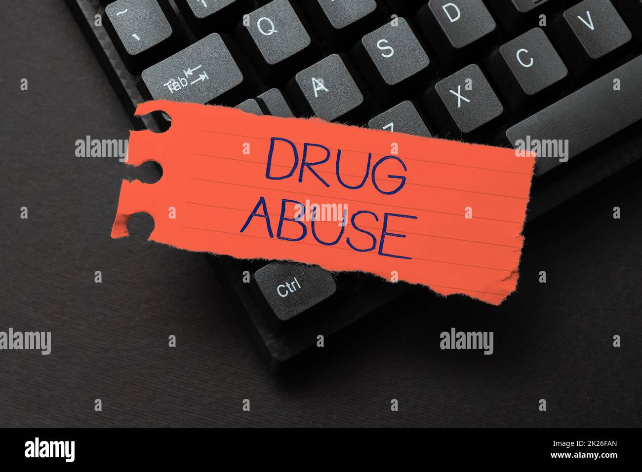 Textbeschriftung zur Darstellung des Drogenmissbrauchs. Konzept, das die übliche Einnahme verschreibungspflichtiger oder illegaler Drogen bedeutet Typing Program Code Script, Abstract Download New Online Journal Stockfoto