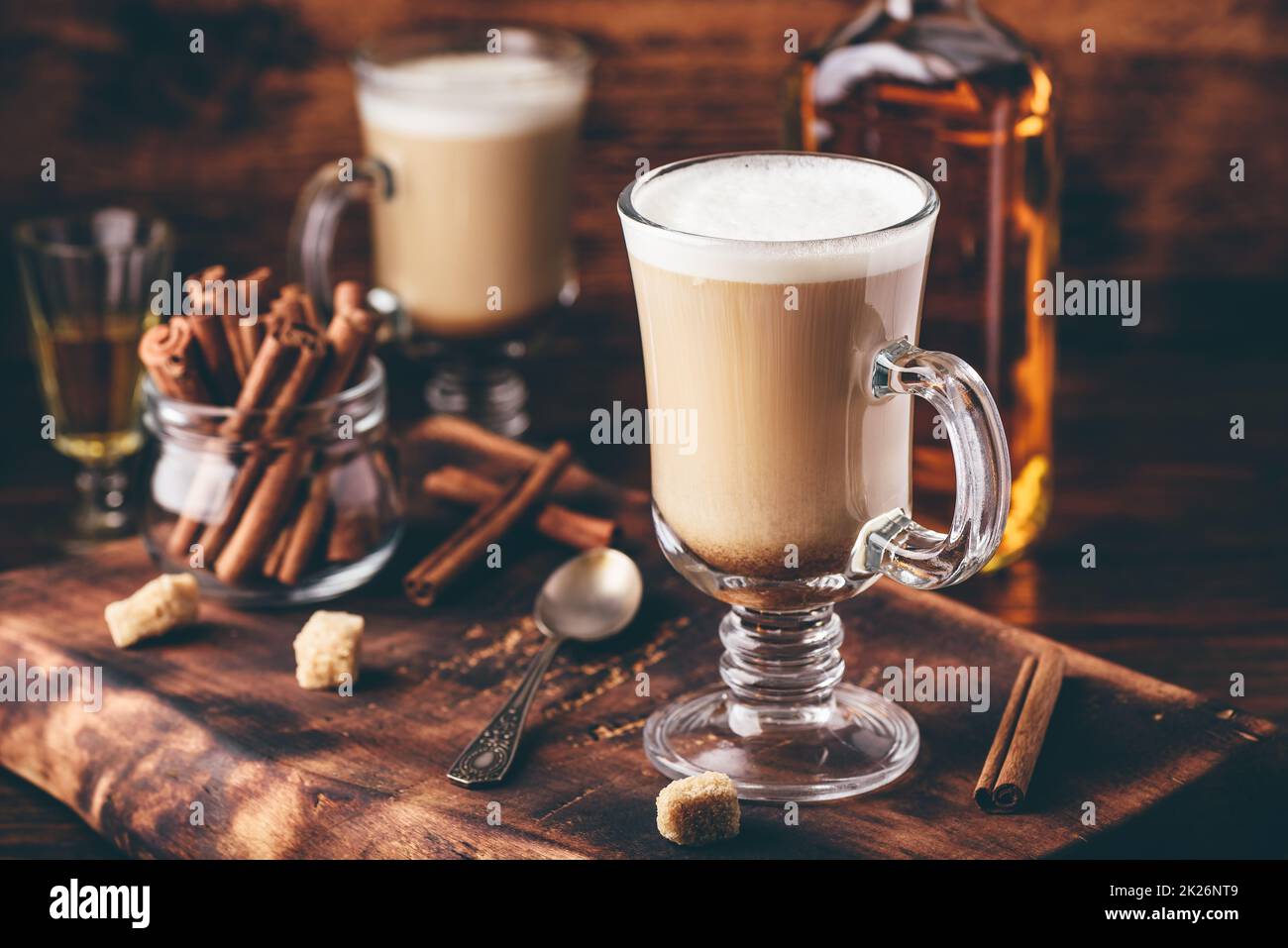 Irischer Kaffee mit Zimt Stockfoto