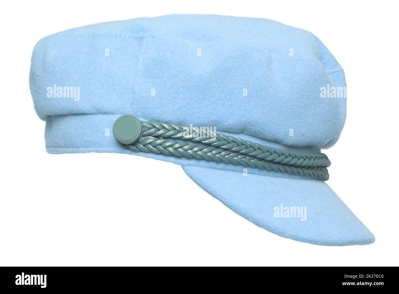 Nahaufnahme eines weiblichen modischen blauen Hutes oder einer Kappe mit Visier isoliert auf weißem Hintergrund. Makro. Stockfoto