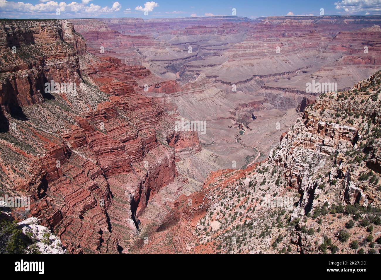 Die Höhe eines Aussichtspunkts am oberen Rand des Grand Canyon-Nationalparks Stockfoto