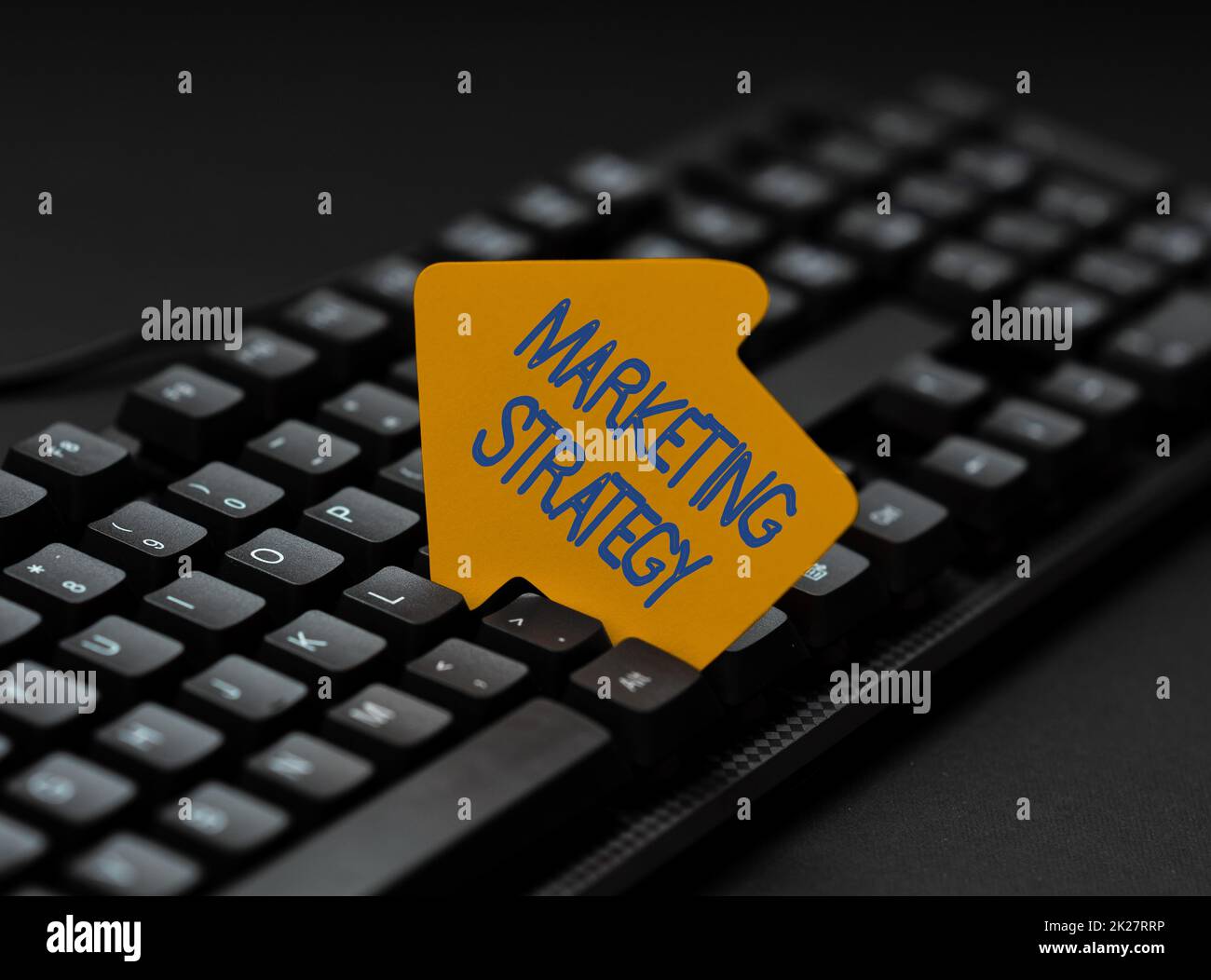 Inspiration für die Präsentation der Werbestrategie. Internet-Konzept Aktionsplan zur Förderung und zum Verkauf von Produkten, die mit Online-Freunden in Verbindung stehen, um Bekanntschaften im Internet zu knüpfen Stockfoto