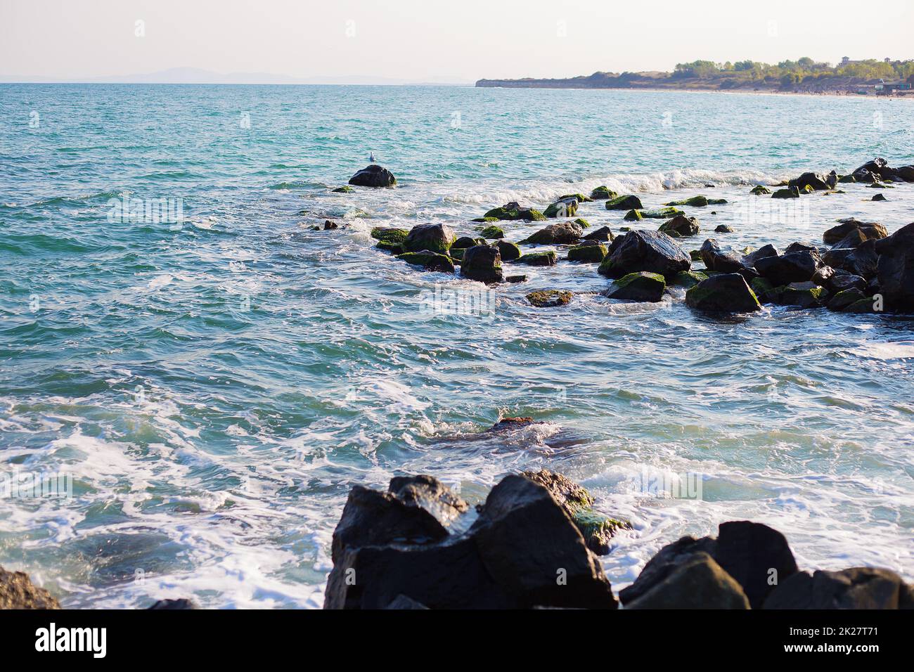 Steinerne Meer Küste von Bulgarien - Sonne, Meer, Strand Stockfoto