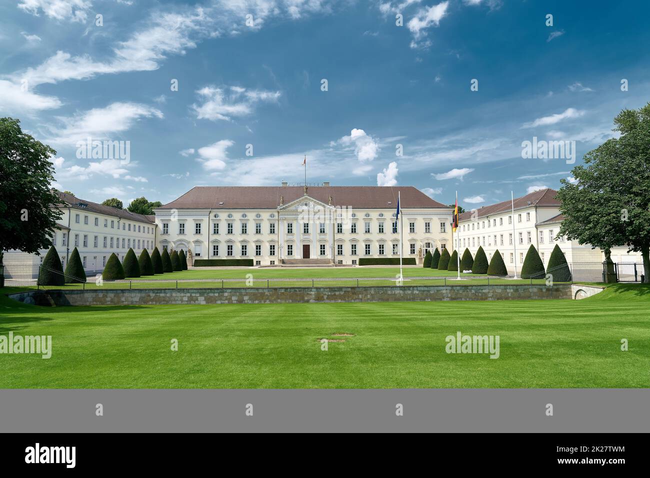 Das historische Schloss Bellevue, heute die offizielle Residenz des Bundespräsidenten in der deutschen Hauptstadt Berlin Stockfoto