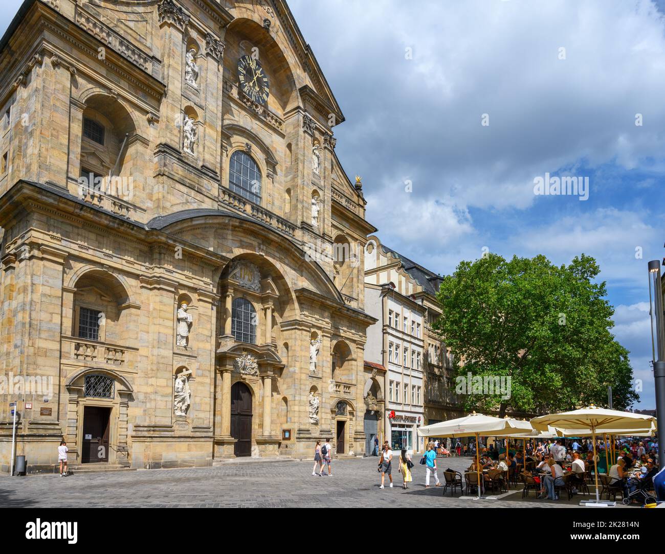 Grüner Markt mit Blick auf die St.-Martin-Kirche, Bamberg, Bayern, Deutschland Stockfoto