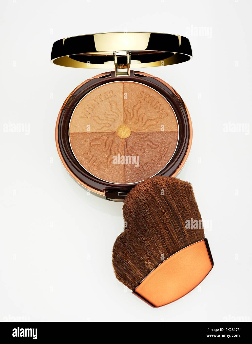 Make-up Bronzer mit Pinsel und Spiegel Stockfoto