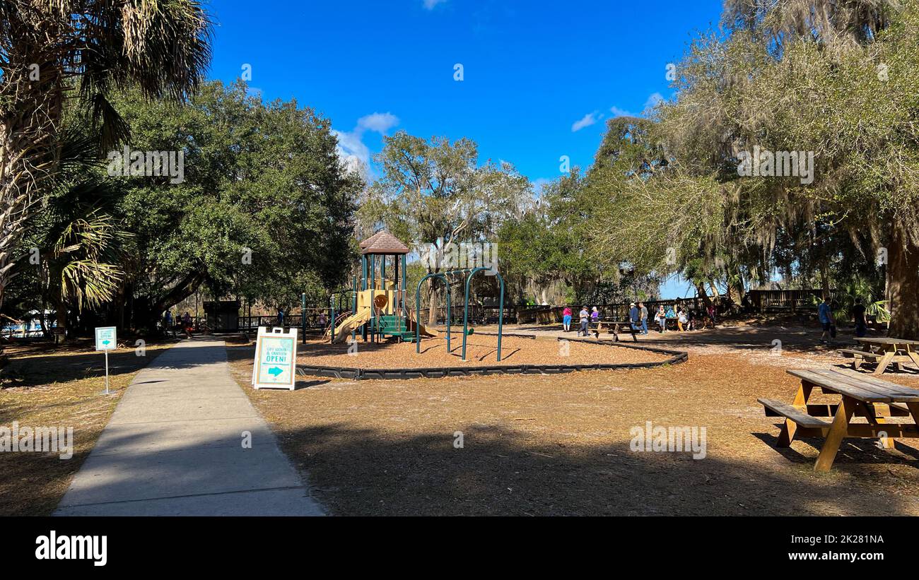Orange City, FL USA - 4. Februar 2022: Der Kinderspielplatz im Blue Springs State Park in Orange City, Florida. Stockfoto