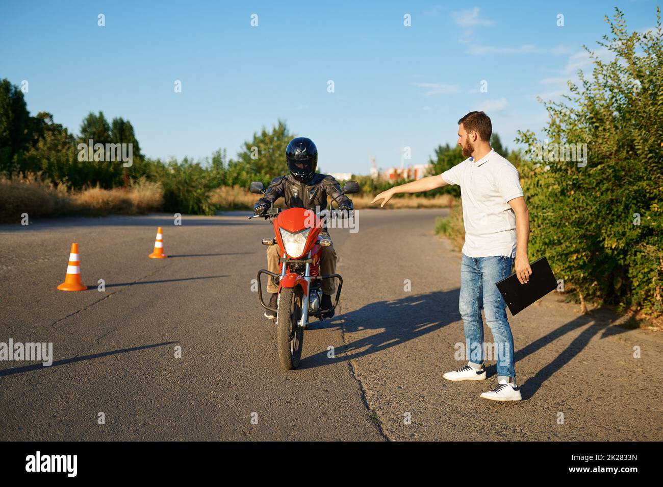 Fahrkurs auf Motordrome, Motorradschule Stockfoto