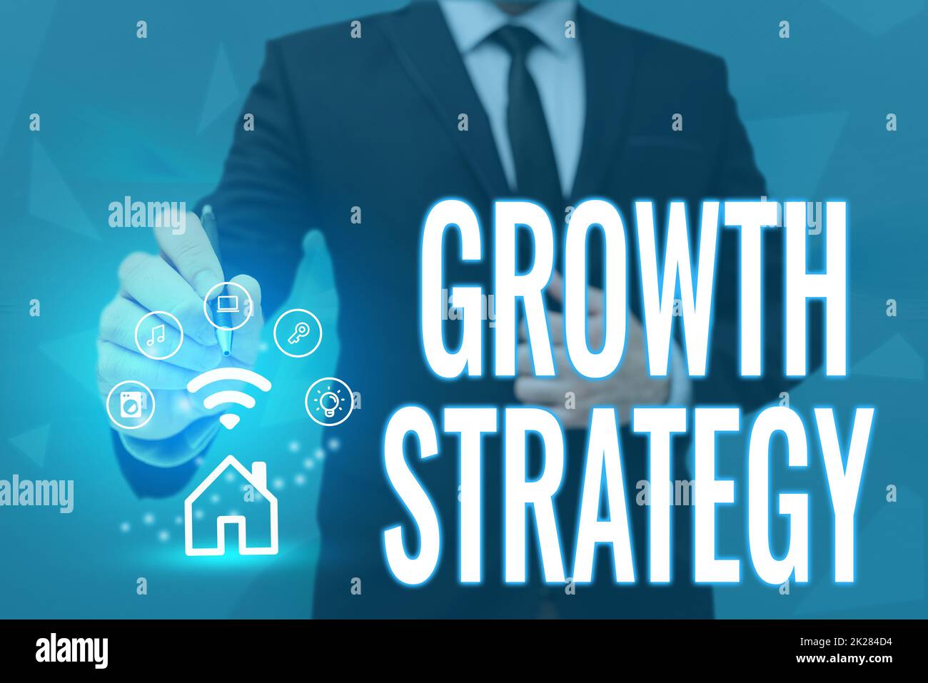 Schild mit Wachstumsstrategie. Word for Strategy zielte darauf ab, einen größeren Marktanteil im kurzfristigen man-Hold-Bildschirm von Mobiltelefonen mit futuristischer Technologie zu gewinnen. Stockfoto