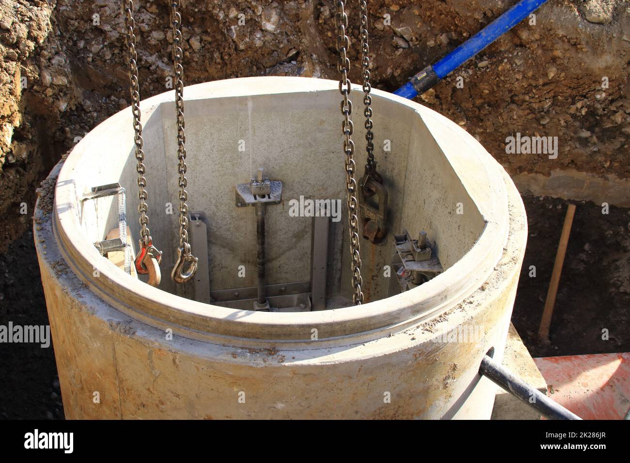 Lieferung von einem Schacht auf einer Baustelle Stockfoto