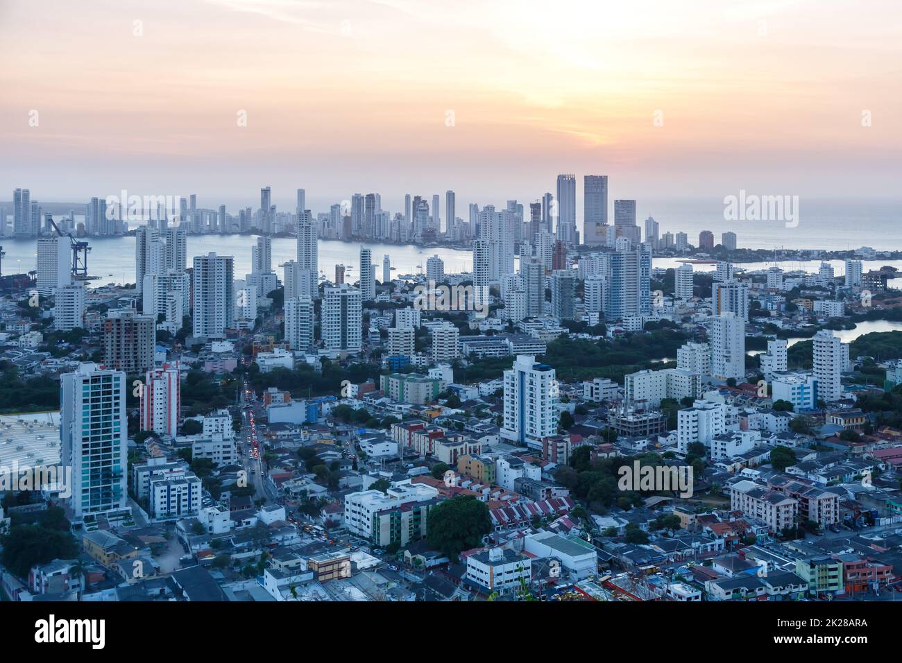 Cartagena Skyline Kolumbien Stadt Meer Wolkenkratzer Dämmerung Stockfoto