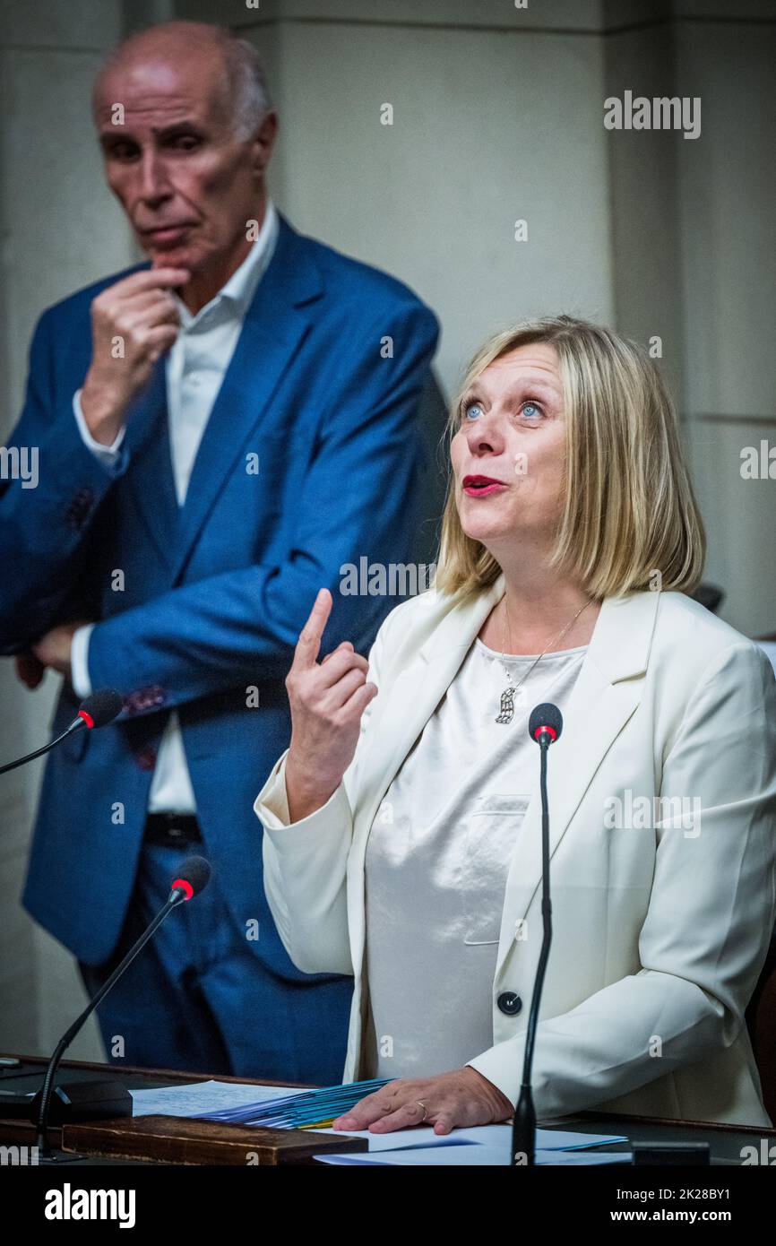 Brüssel, Belgien, 22. September 2022. Die Kammervorsitzende Eliane Tillieux im Bild während einer Plenarsitzung der Kammer im Bundestag in Brüssel, Donnerstag, 22. September 2022. BELGA FOTO JASPER JACOBS Stockfoto