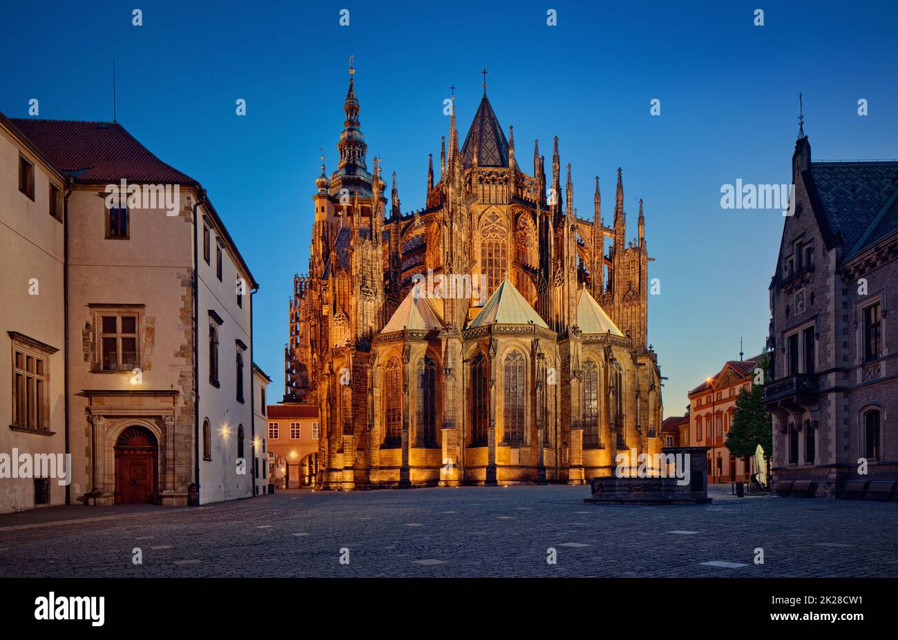 Tschechische Republik, Prag - gotische Architektur - St. Veitsdom - die östliche Fassade bei Nacht Stockfoto