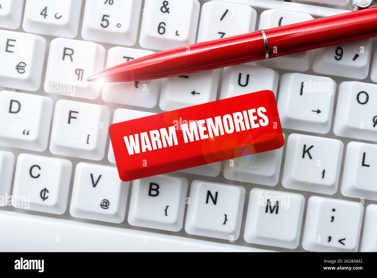 Handschriftzeichen Warm Memories. Business Concept Warm Memories Typing Product Ingredients, Abstract präsentiert verbesserte Tastatur Stockfoto