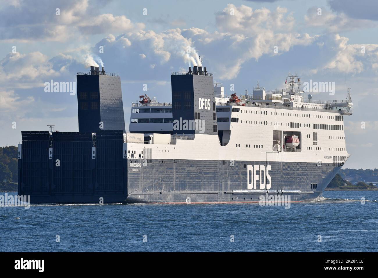 DFDS Ferrys AURA SEAWAYS ruft im Hafen von Kiel an Stockfoto