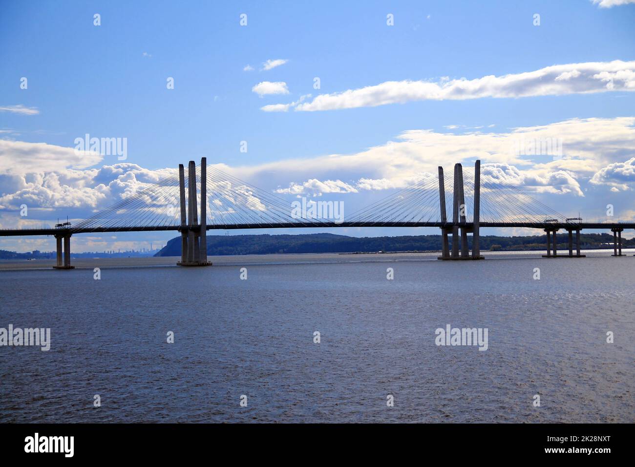 Nahaufnahme des zentralen Teils der Gouverneur-Cuomo-Brücke Stockfoto