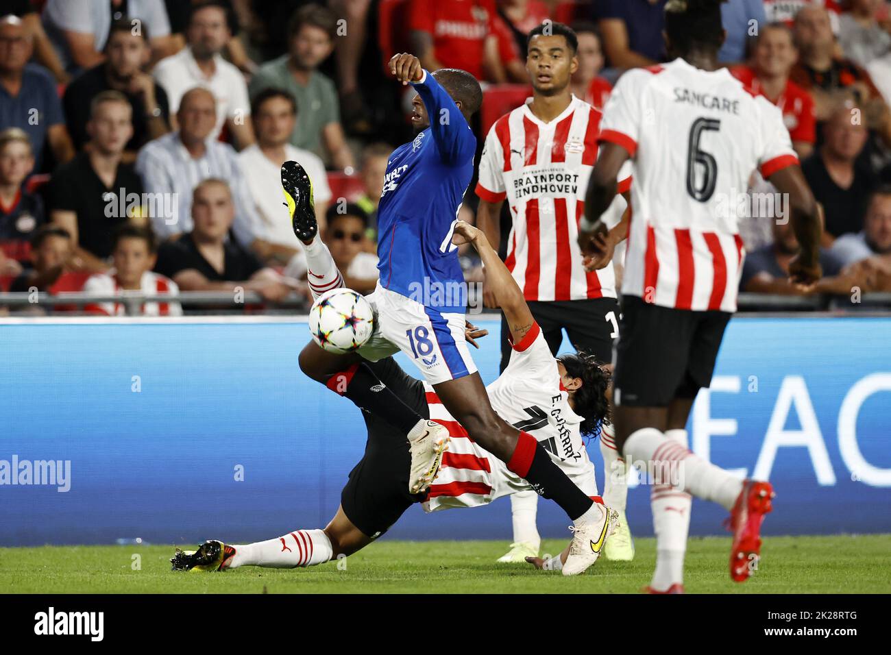 EINDHOVEN - (lr) Glen Kamara vom Rangers FC, Erick Gutierrez vom PSV Eindhoven, Cody Gakpo vom PSV Eindhoven, Ibrahim Sangare vom PSV Eindhoven während des UEFA Champions League-Play-off-Spiels zwischen PSV Eindhoven und dem Rangers FC im Phillips-Stadion am 24 2022. August in Eindhoven, Niederlande. ANP | Dutch Höhe | Maurice van Steen Stockfoto