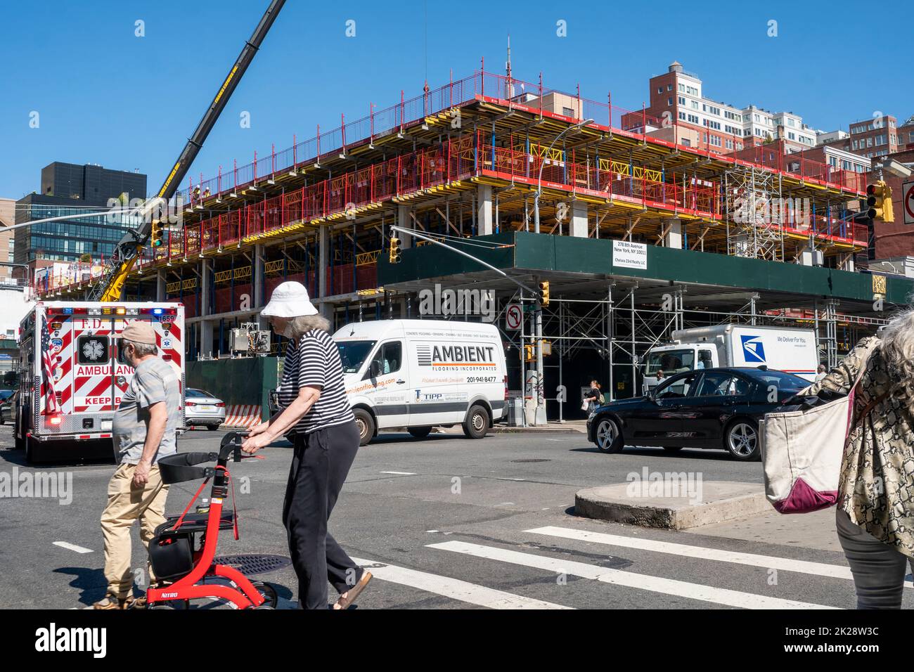 Bau eines bezahlbaren Seniorenwohnheimes, der das John Q. Aymar-Gebäude am Mittwoch, den 14. September 2022, in Chelsea in New York ersetzt. (© Richard B. Levine) Stockfoto