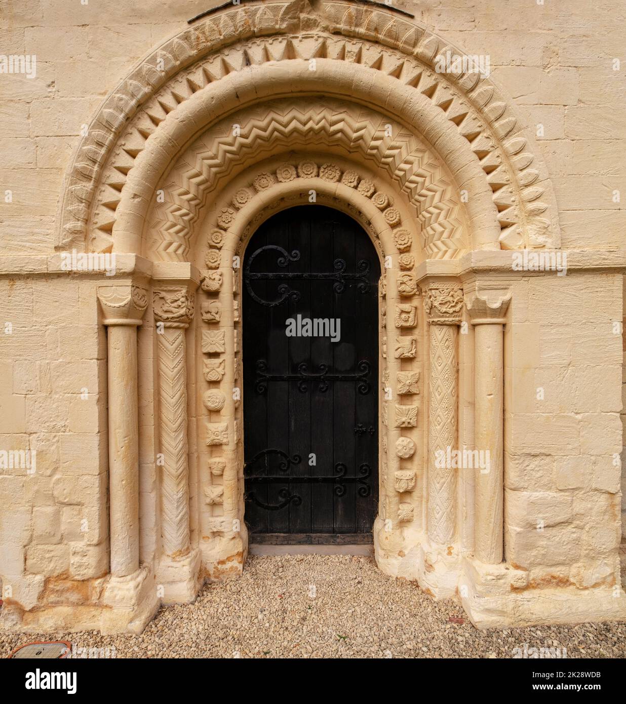 Haupteingang der Kirche der Heiligen Jungfrau Maria, Iffley, Oxford; Romanik, um 1160. Klasse I aufgeführt Stockfoto