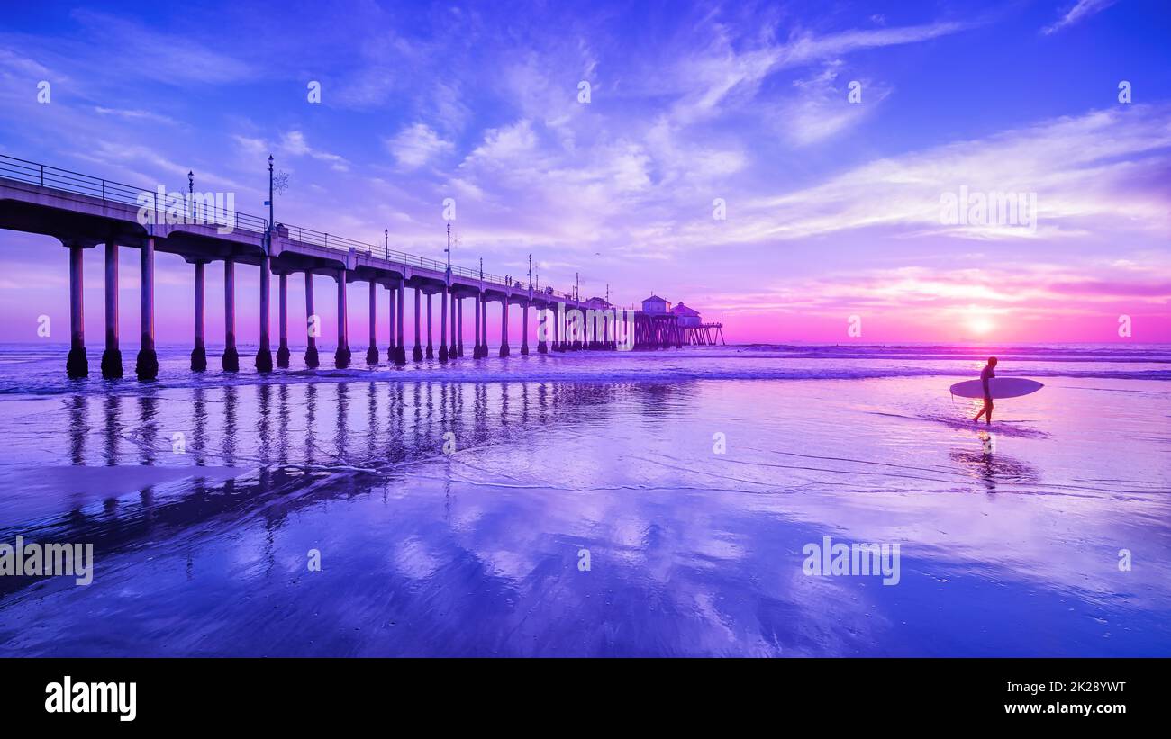 Der huntington Beach Pier bei Sonnenuntergang, kalifornien Stockfoto