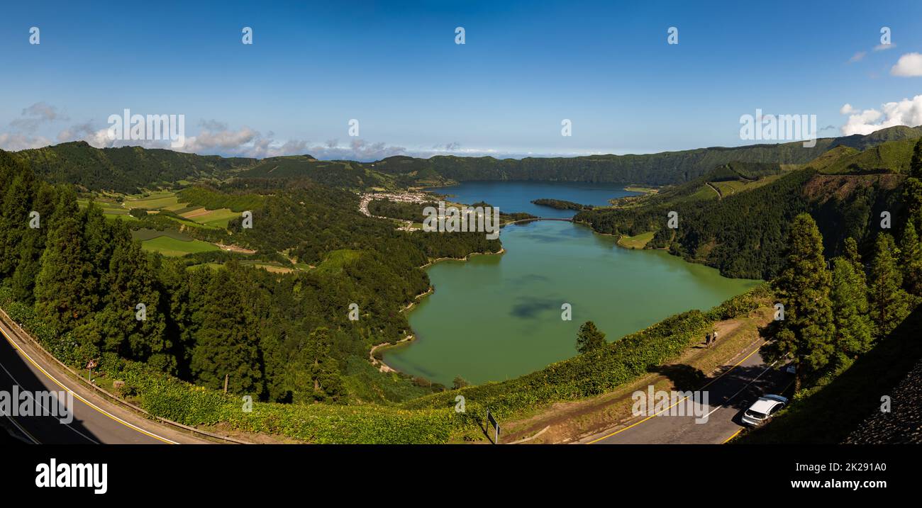 Lagoa das Sete Cidades - Lagune der sieben Städte Panorama Stockfoto