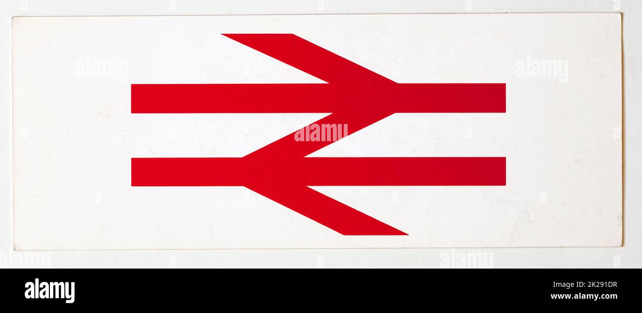Altes Kartenfenster oder Türschild „ British Rail“ Stockfoto