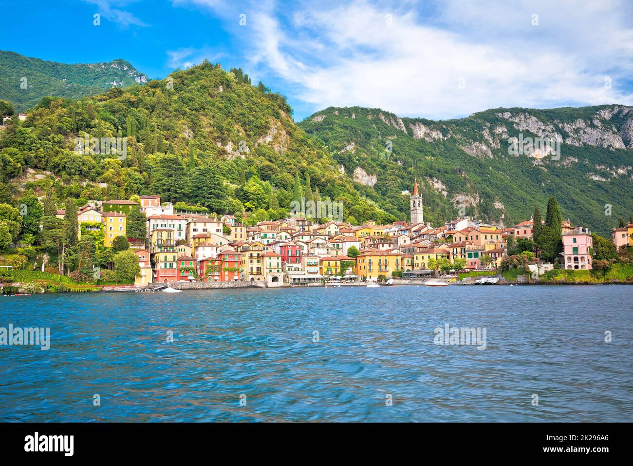 Comer See. Blick auf die Stadt Varenna vom Comer See Stockfoto