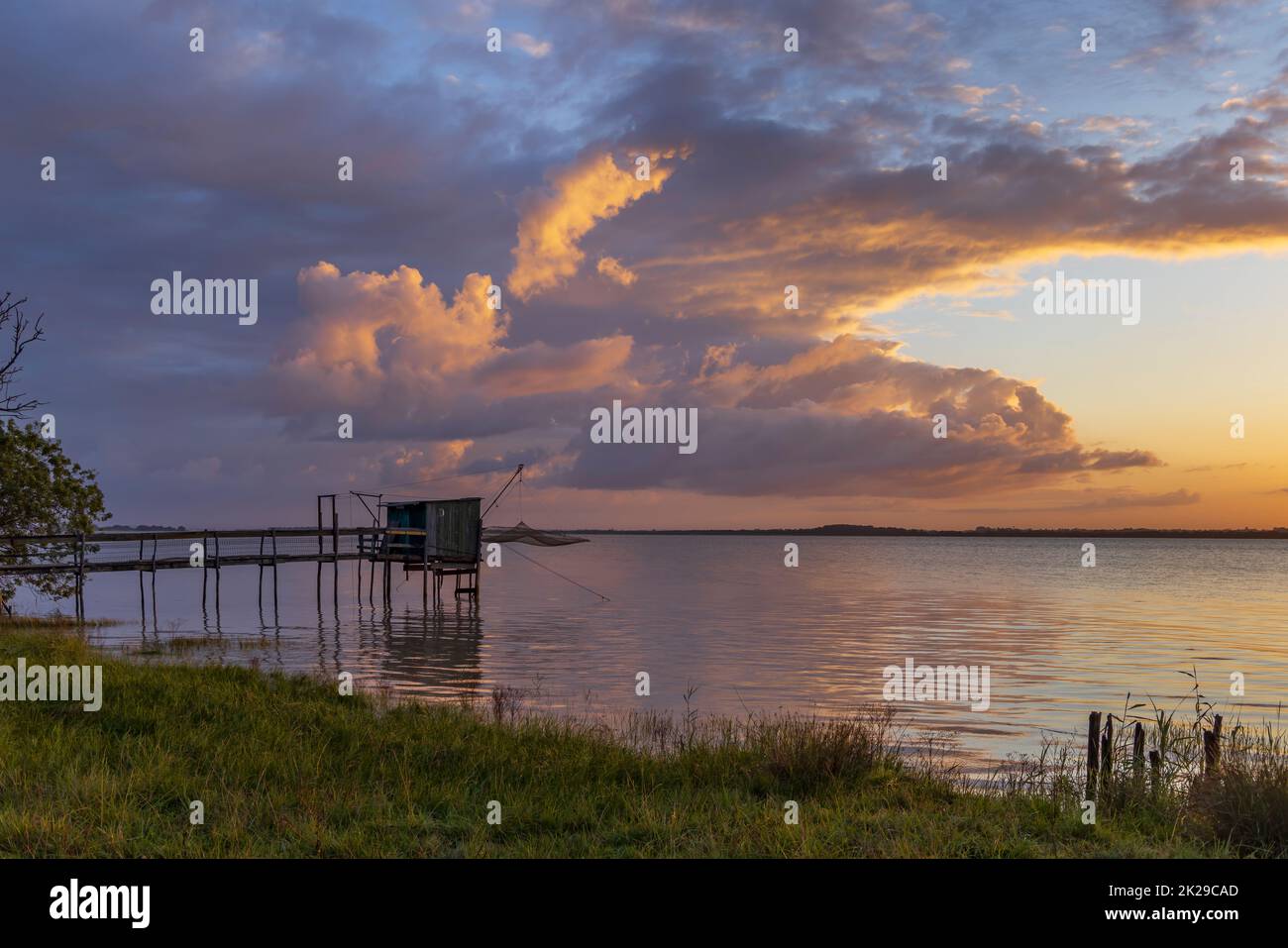 Traditionelle Fischerhütte am Fluss Gironde, Bordeaux, Aquitanien, Frankreich Stockfoto