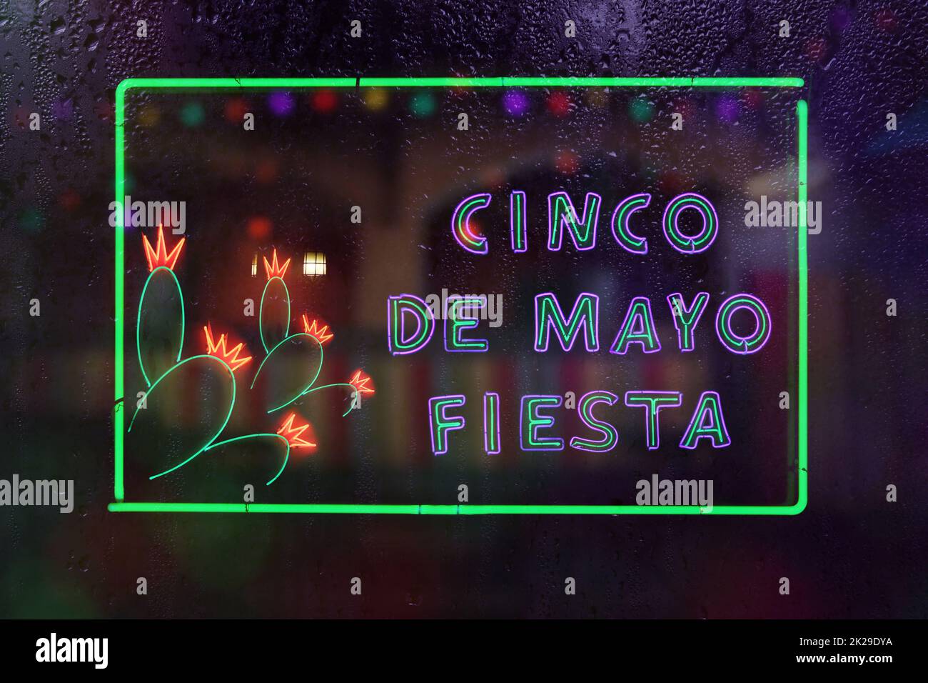 Neonschild Cinco De Mayo Fiesta - Party am 5.. Mai Stockfoto